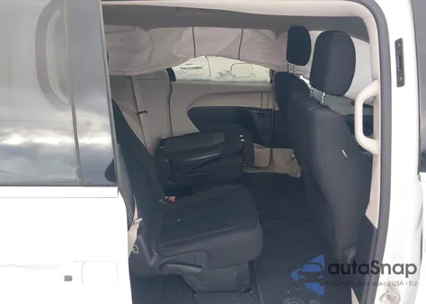 2022 Chrysler Voyager Lx из США, поврежденный, VIN 2C4RC1CGXNR15977